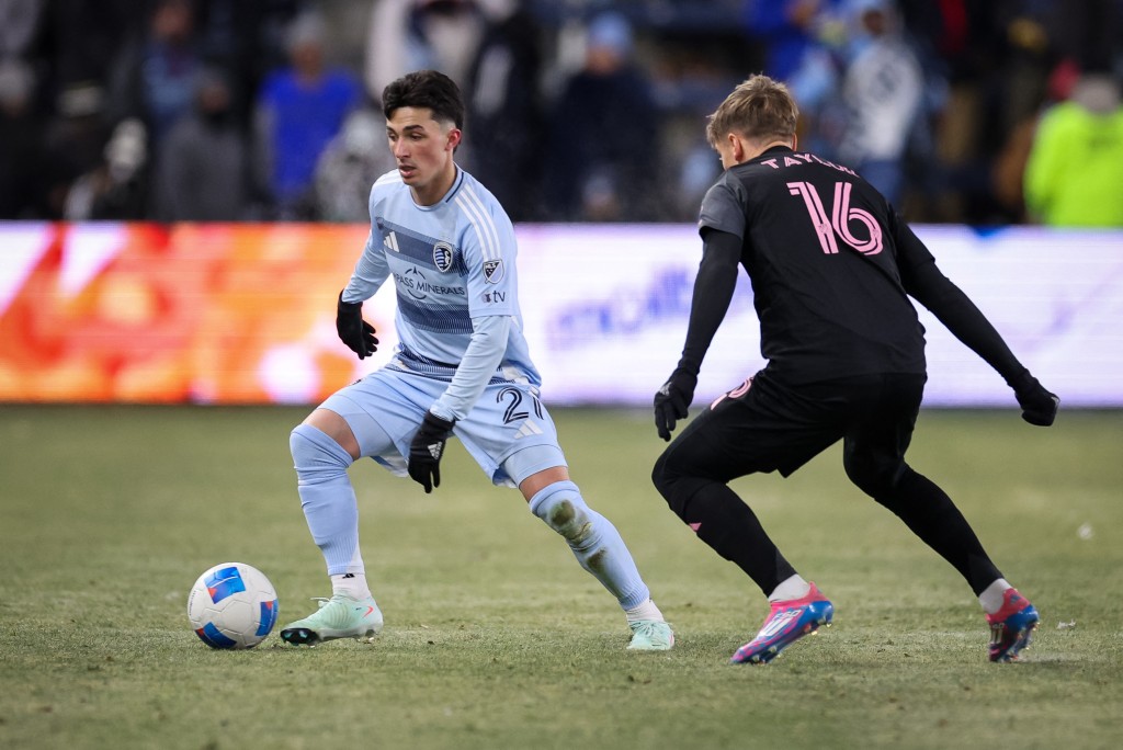 费迪南德：阿里也是一个普通人，并不是所有球员都能收获成功