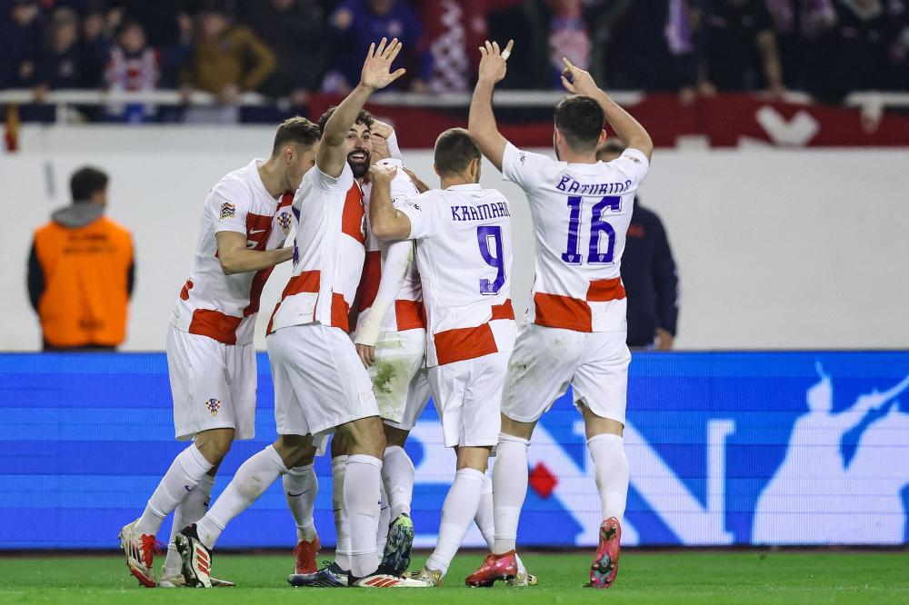 半场战报：葡萄牙体育2-0布鲁日，路易斯-苏亚雷斯传射